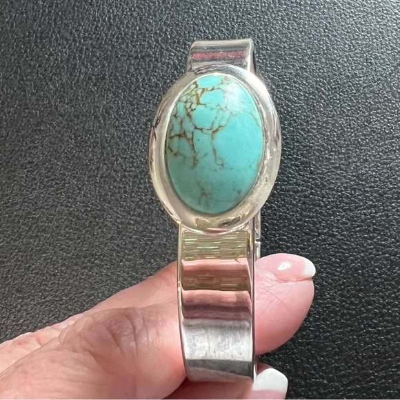Turquoise Stone Silver Bracelet - Picture 1 of 8
